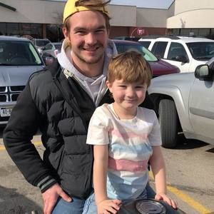 Meet your Posher, Hunter